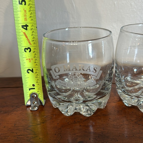Vtg Omaras Irish Country Cream 8 oz Glasses On Rocks Signed Pat Omara Set of 2 - Picture 6 of 6